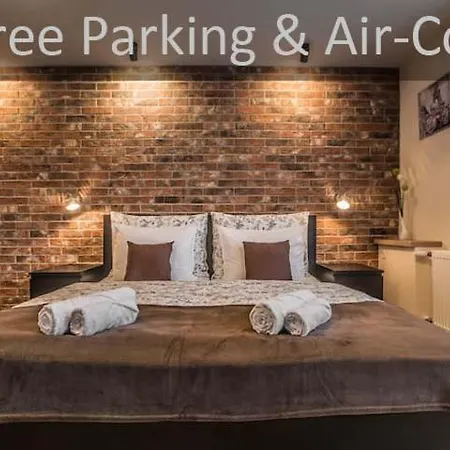Amos - Air-co & Private Parking Included Apartamento Košice