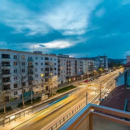 Apartmán Amos - Private Parking Included