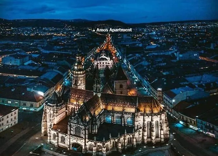 Amos - Private Parking Included